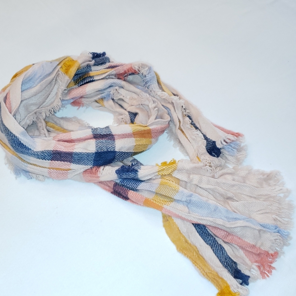 BCBG scarf
